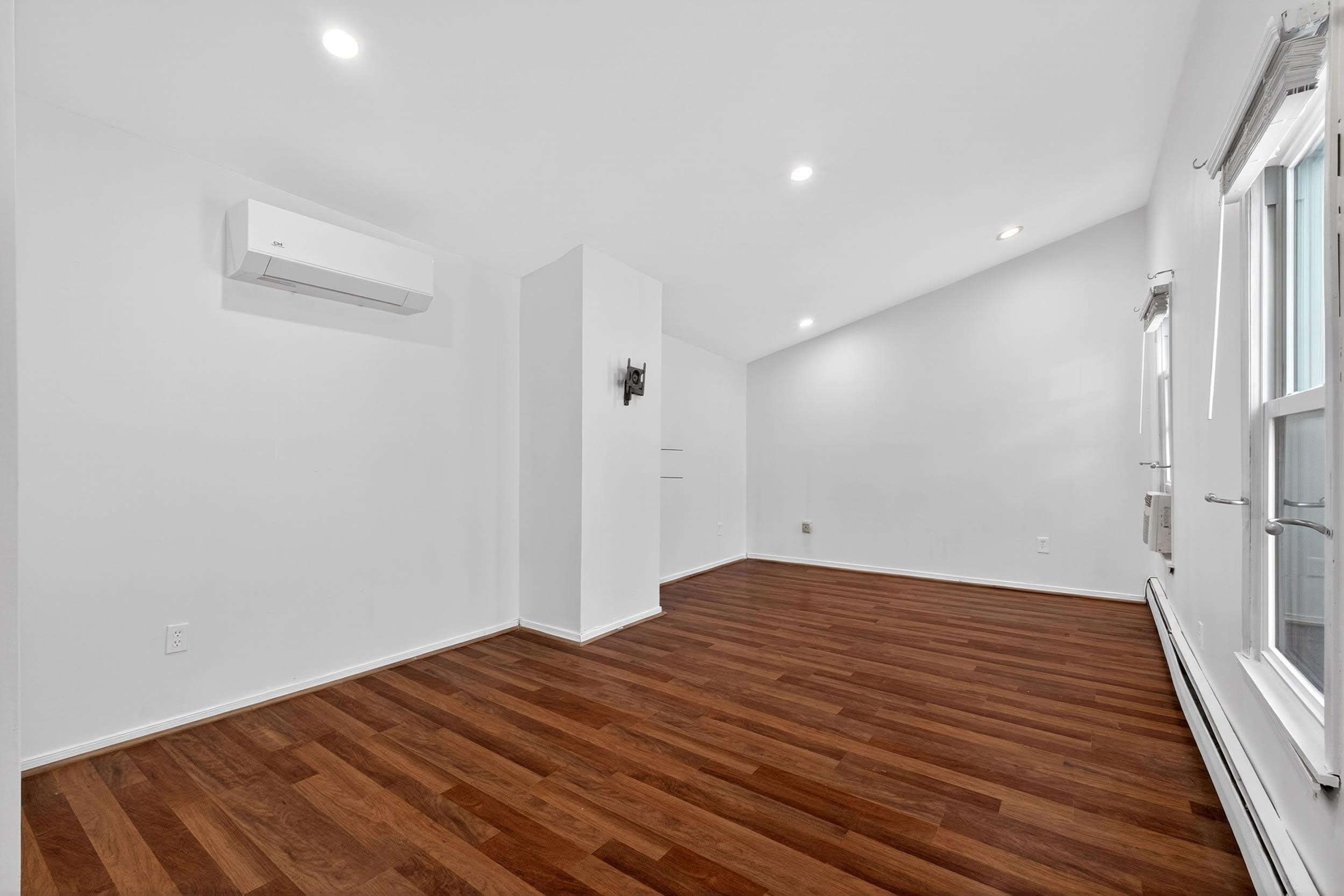 104 MCADOO AVE – photo 4