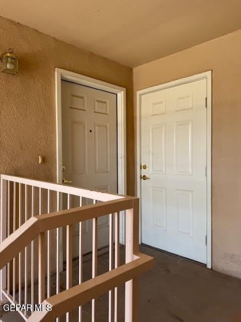 6027 BROOK HOLLOW Drive – photo 1