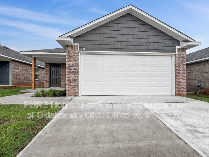 927 Hudson Rd – photo 1