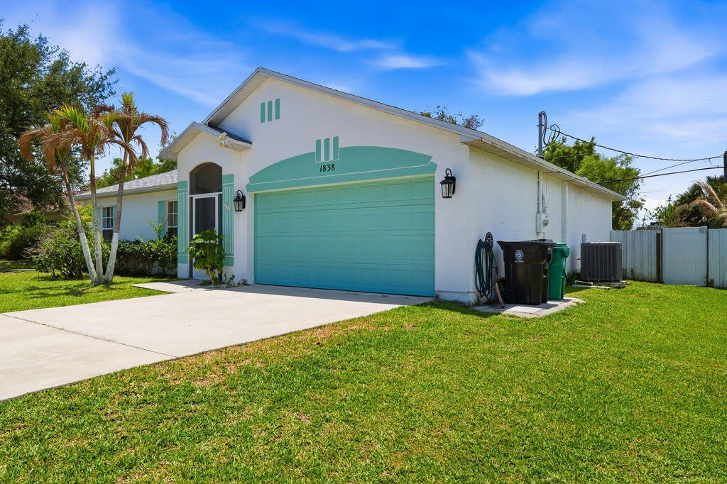 1838 SE Genaro Terrace – photo 3