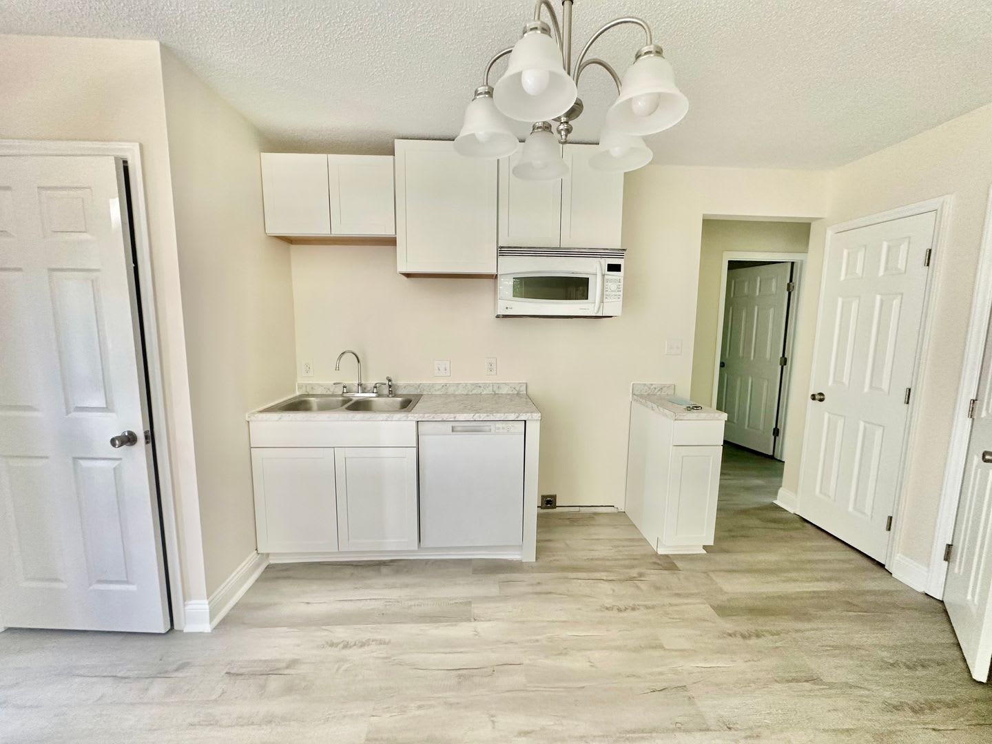 565 HARRISON STREET – photo 5