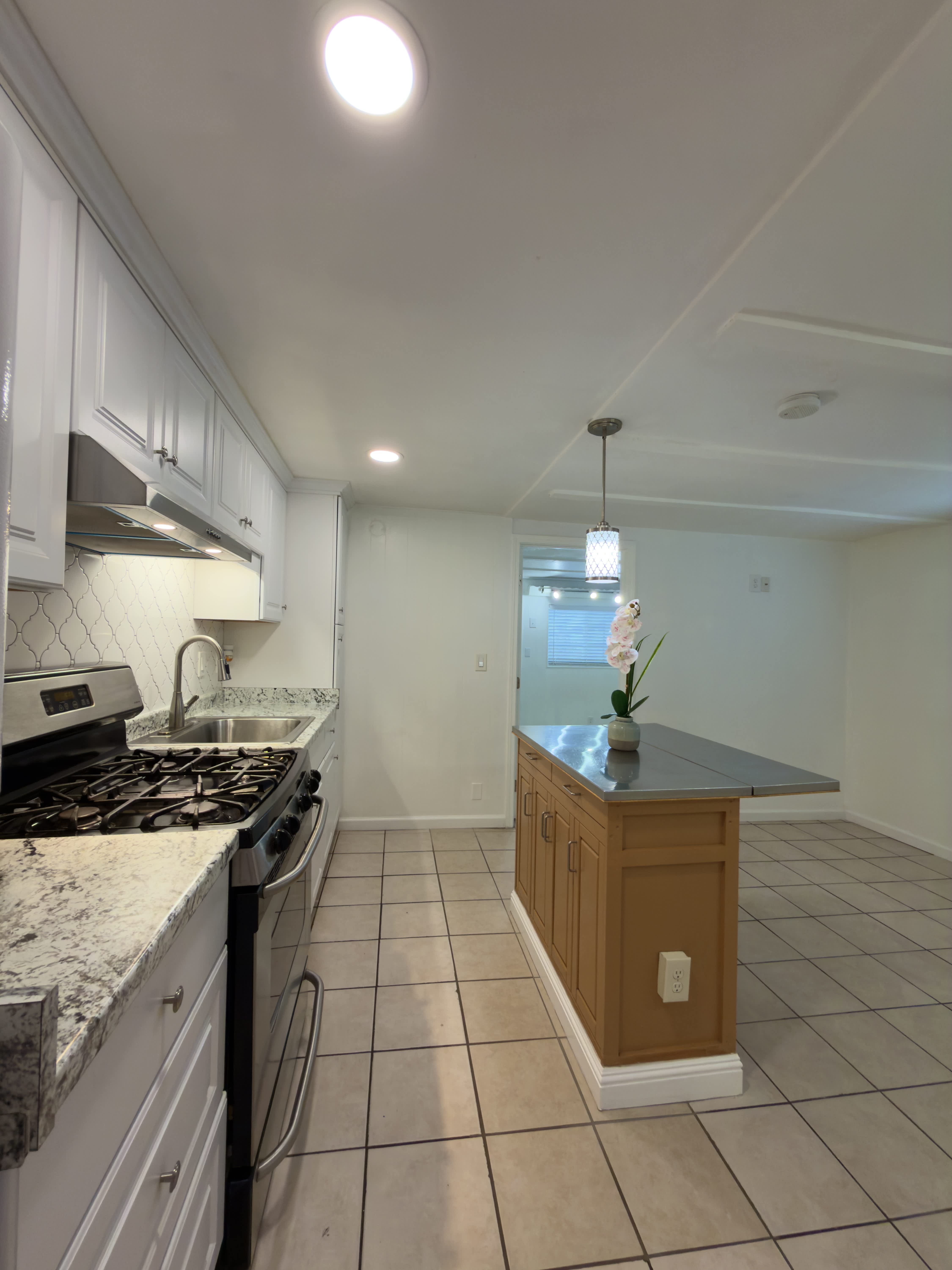 1204 W Prune Ave – photo 3