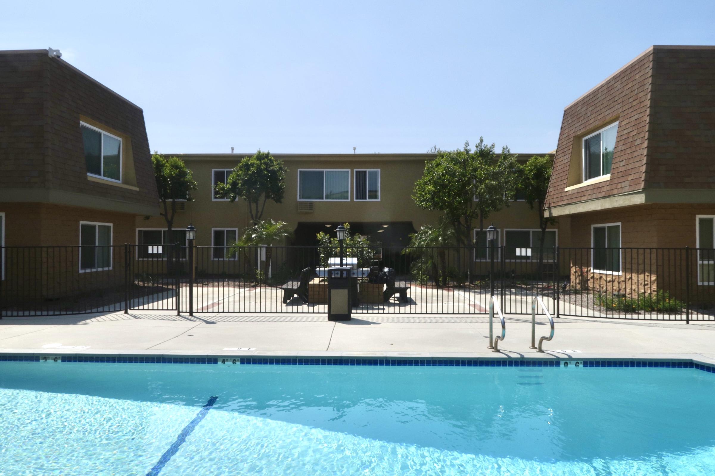 55 Senior Housing Heritage Park At Woodman – photo 5