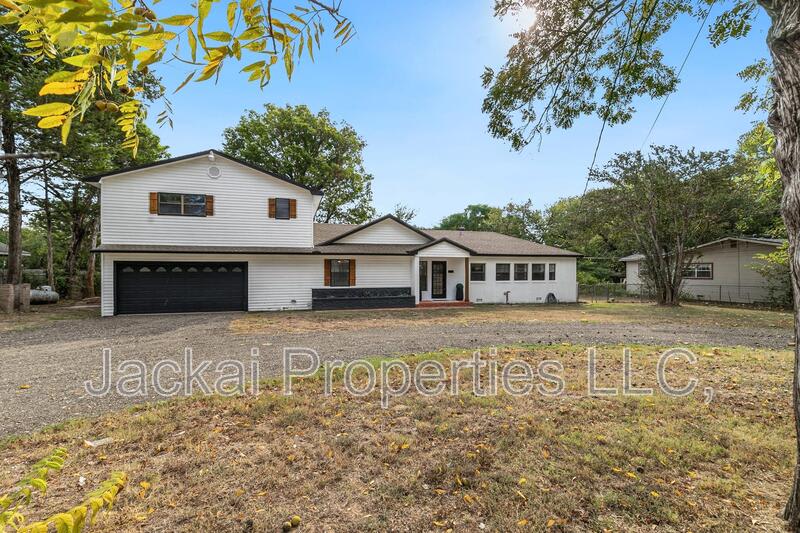 2038 Avon Drive – photo 1