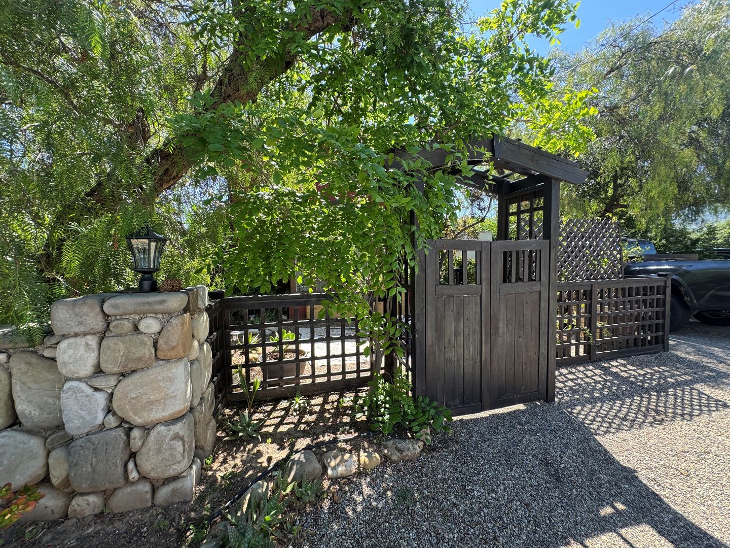 Charming 2 Bedroom Ojai Home with All Utilities Included – photo 3