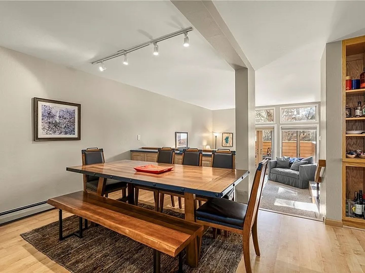 3 Bedroom McCloud sunny bright location – photo 3