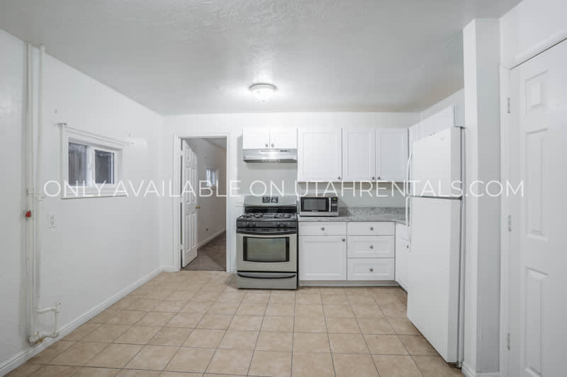 637 N 600 W – photo 1