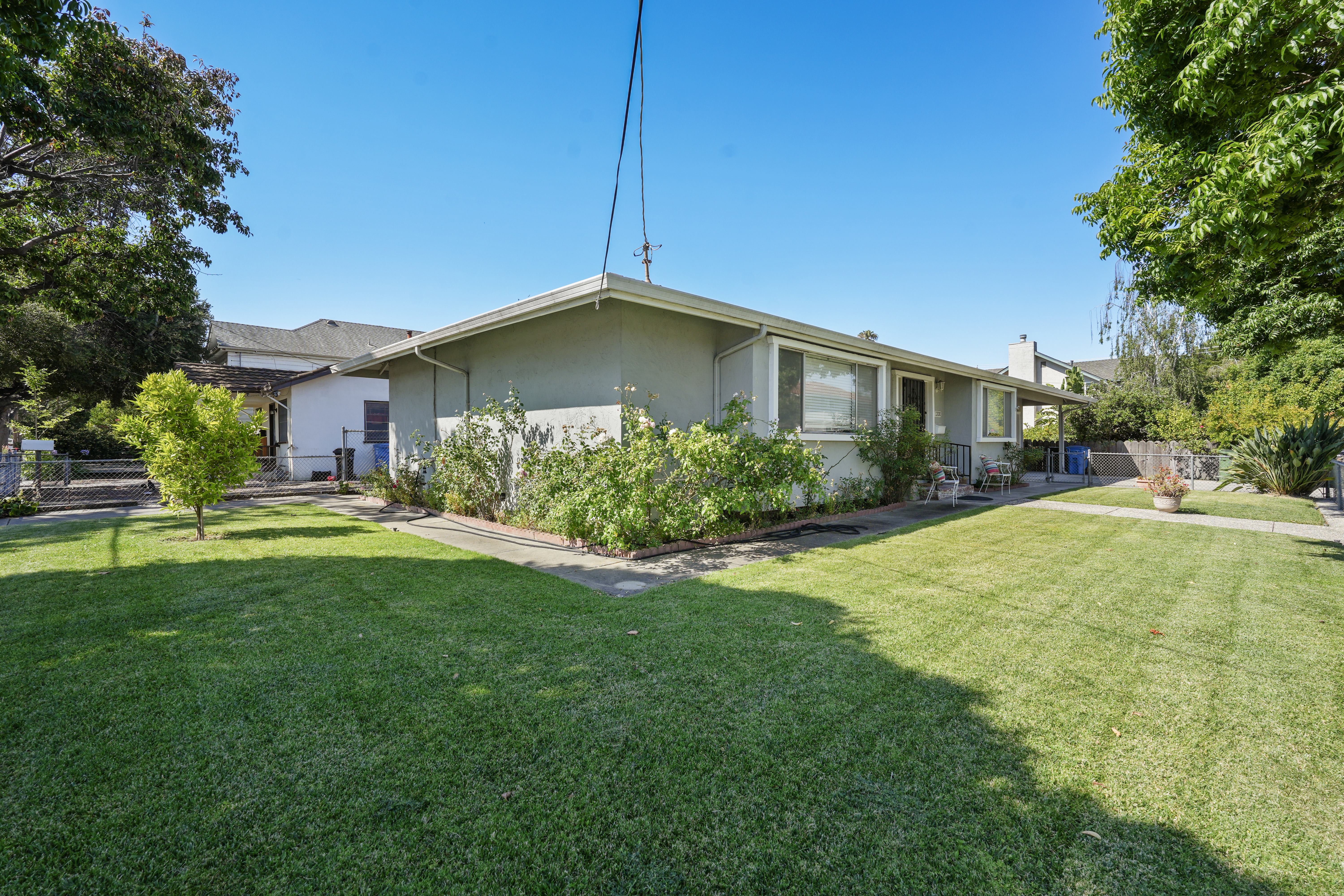 1200 Reeve St – photo 2