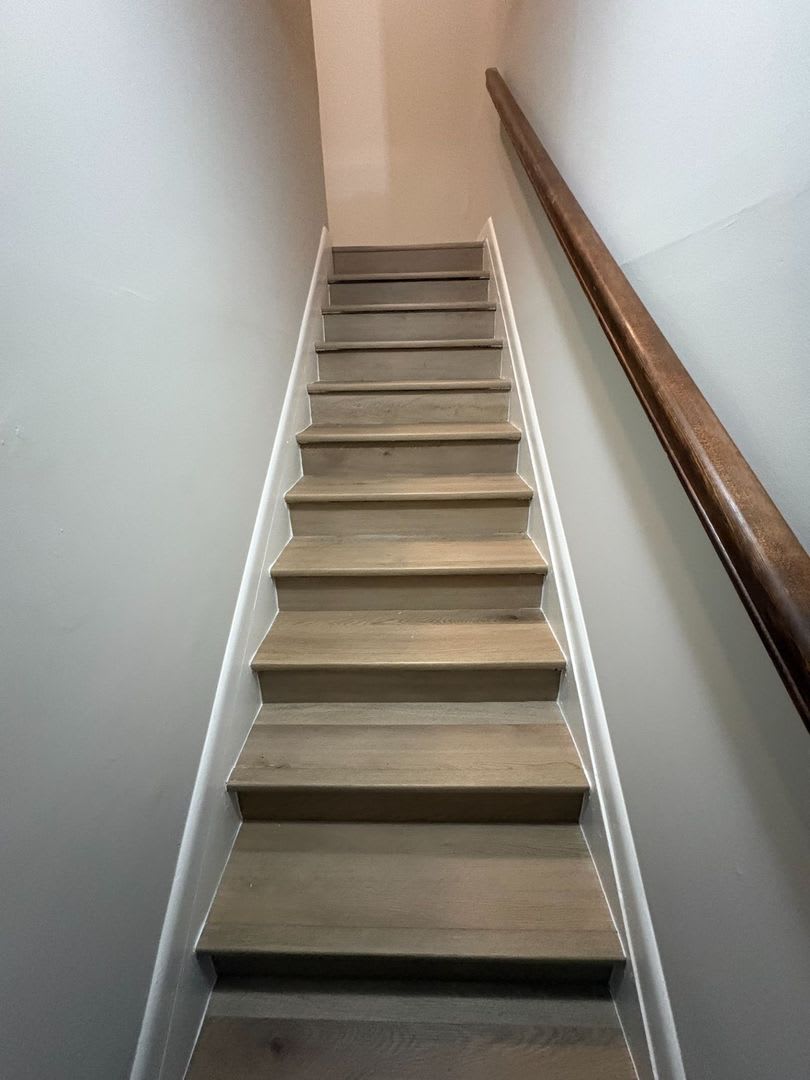 Freshly Updated!! 2 Bed Apartment – photo 3