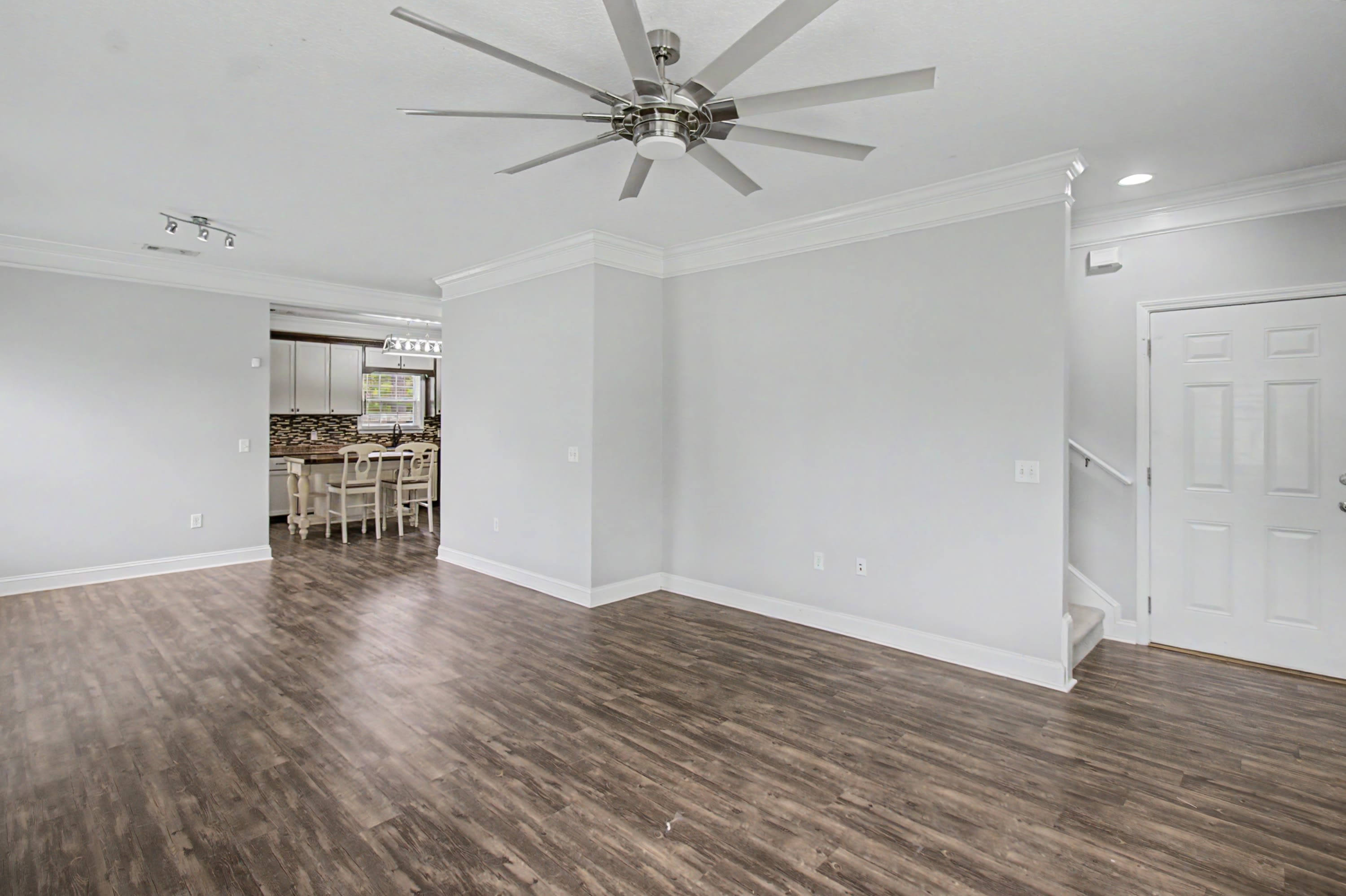 151 Lincoln Way – photo 3