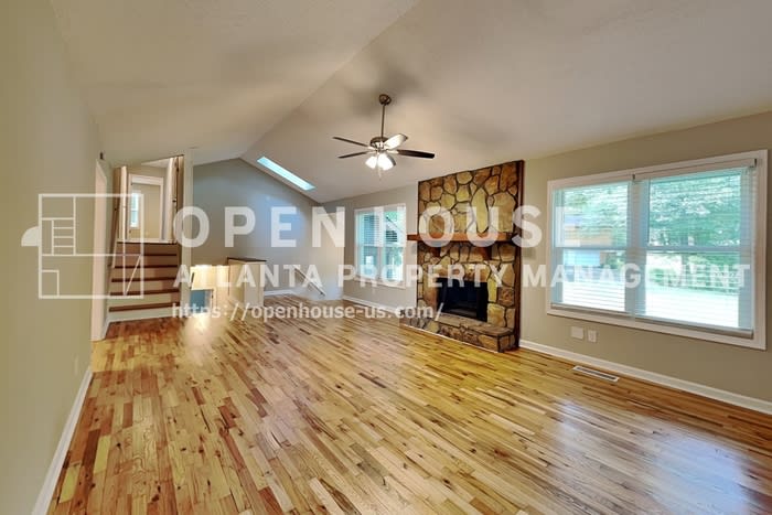 451 Monroe Trce – photo 4