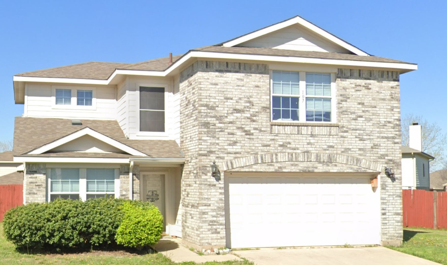 4 Bedroom 3 Bath – photo 1