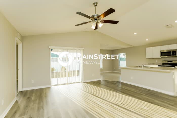2903 Northwest 9th Avenue – photo 2