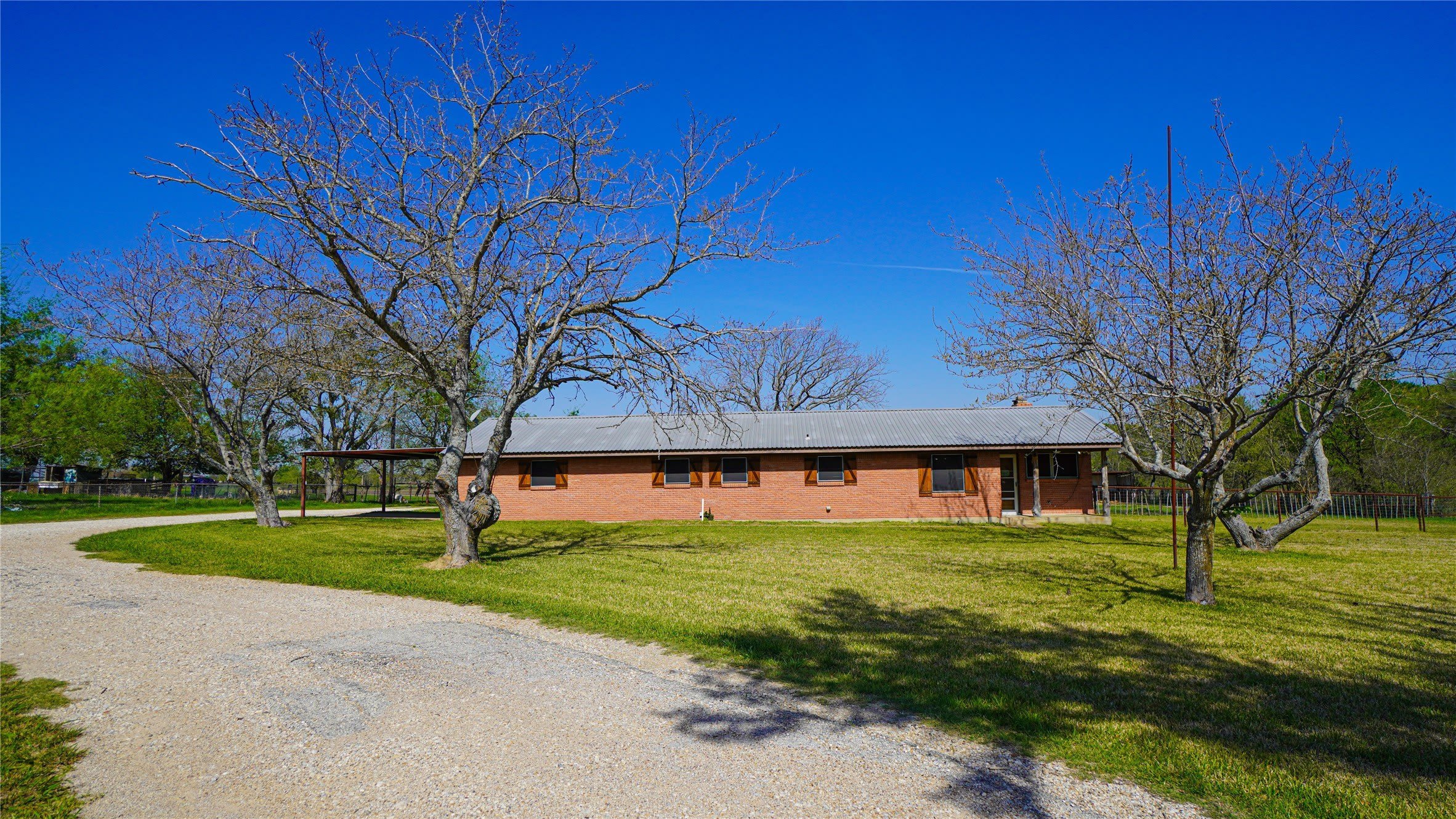 19761 N State Highway 34 – photo 2