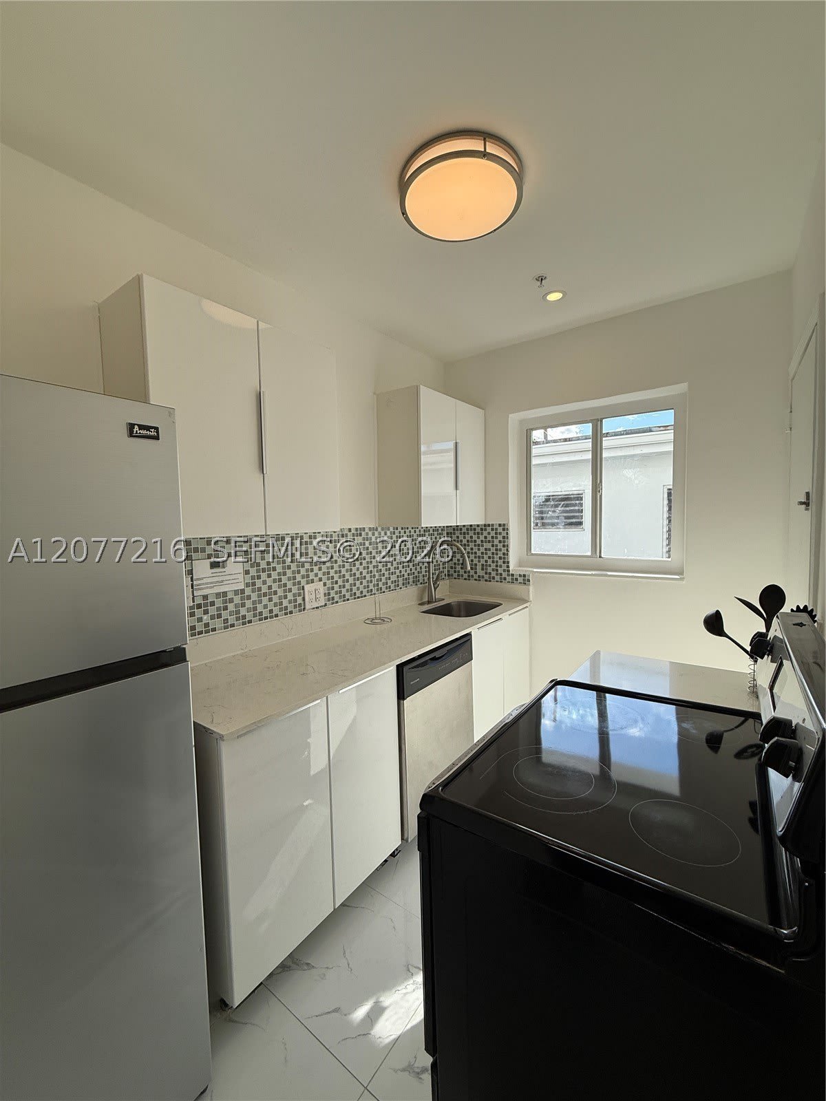 1538 Jefferson Ave – photo 2