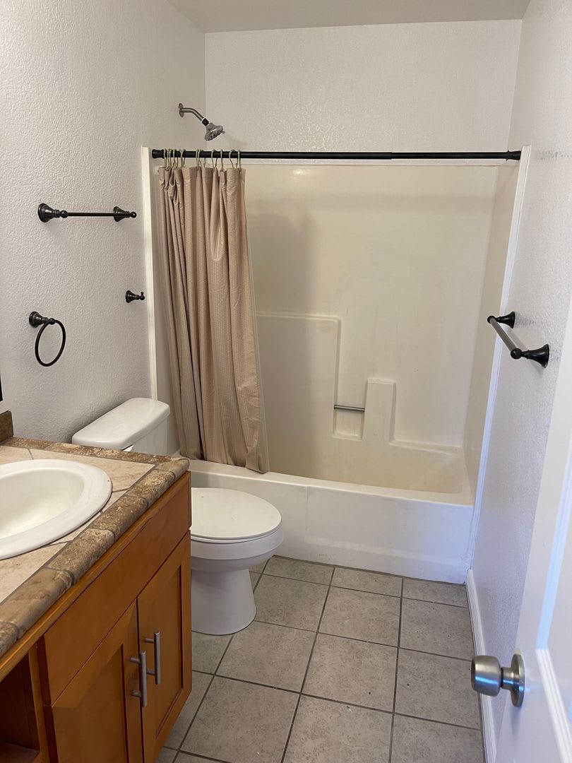 2nd Floor condo For Rent – photo 2