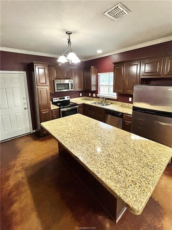 2477 Horse Shoe Drive – photo 2