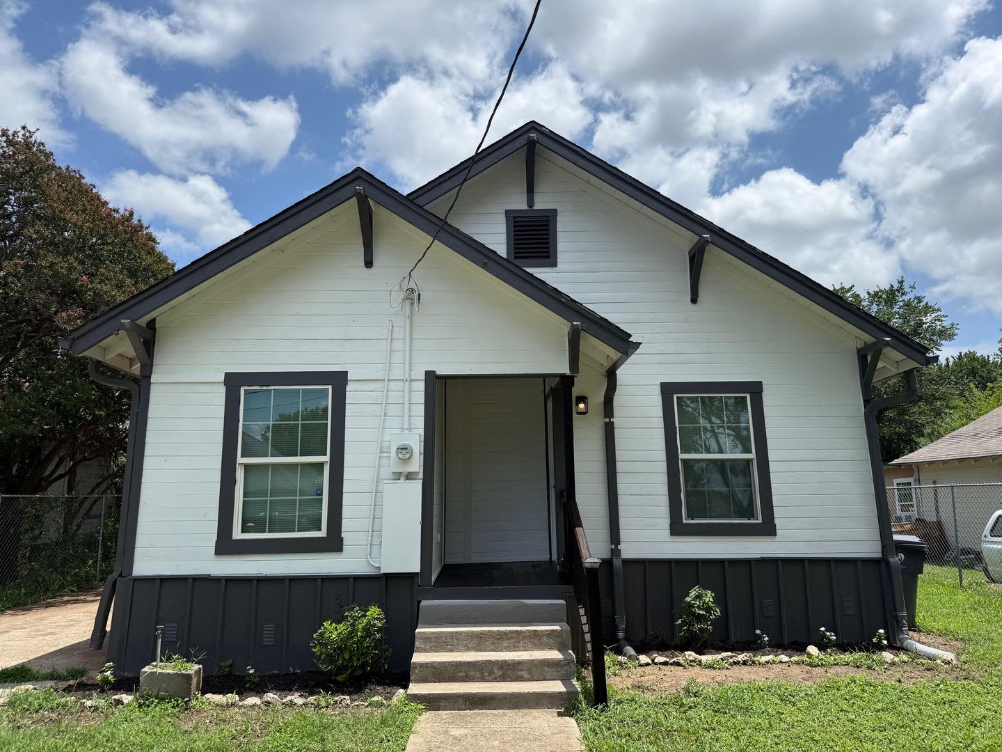 2202 Burnett Ave – photo 1