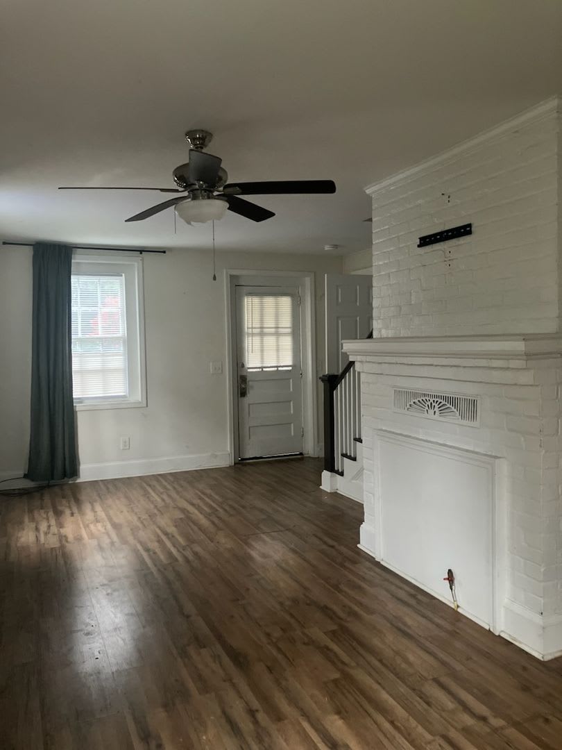 3 Bedroom, 2 Bath House in the Grid walking distance to ECU – photo 2
