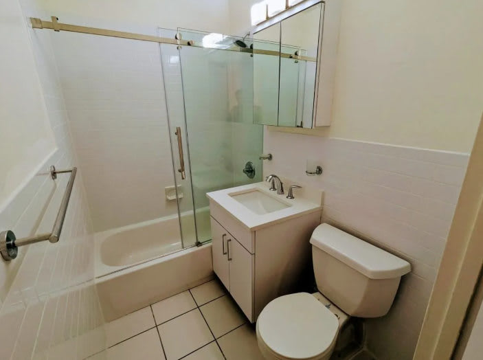 236 W 22nd St – photo 3