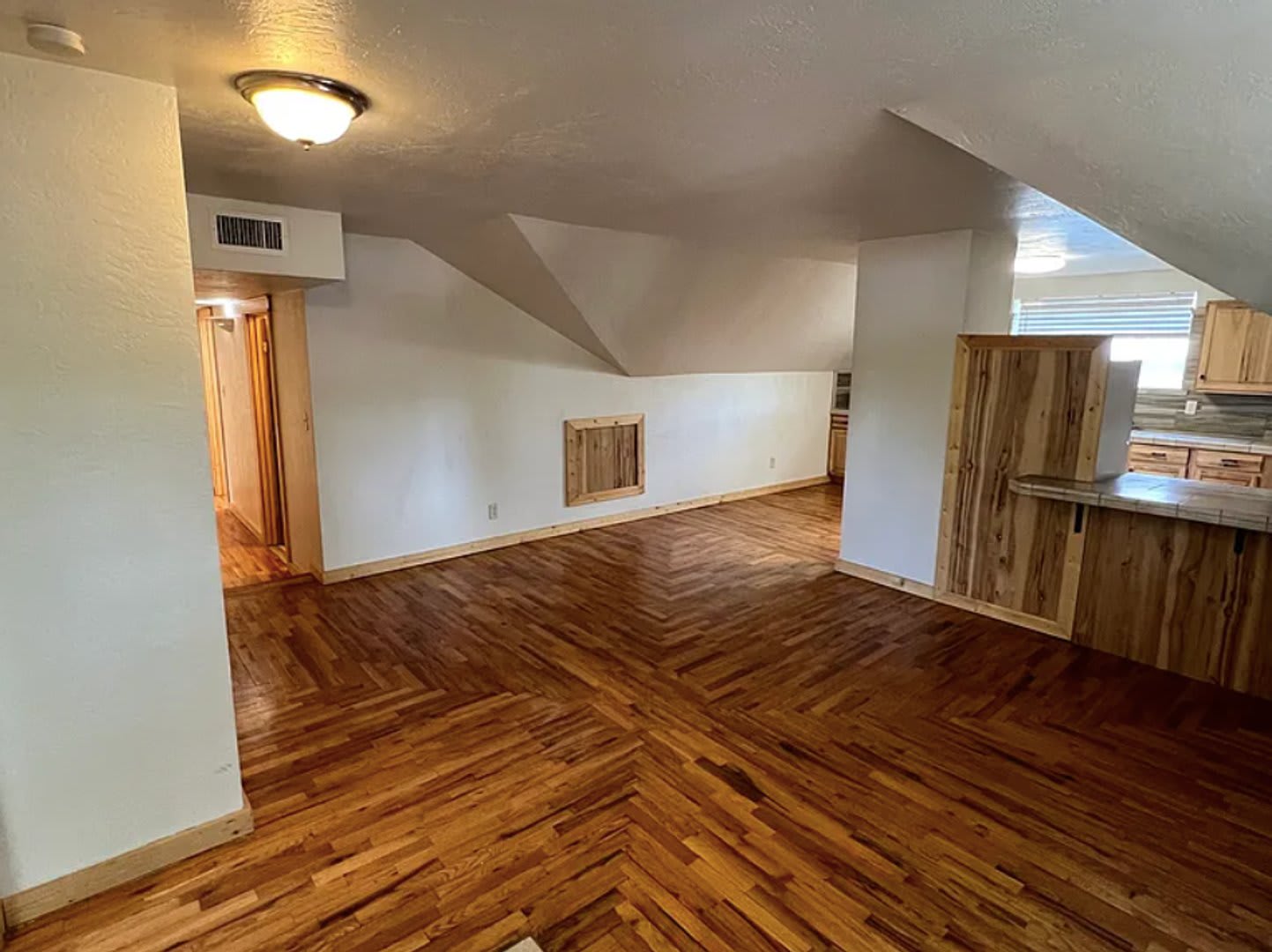 Downtown Flagstaff 3-Bedroom Rental – photo 1