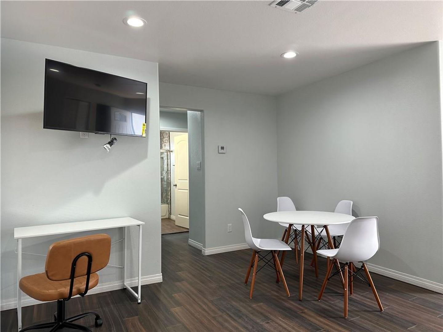 Move-In Ready Rental – Utilities Included – photo 5