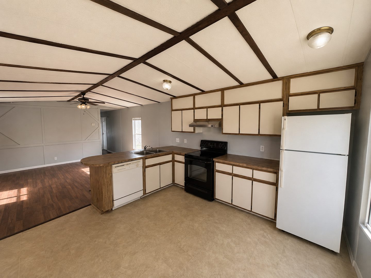 2BR/1BA Wesley Chapel Mobile Home w/ Carport – Utilities Included! – photo 3