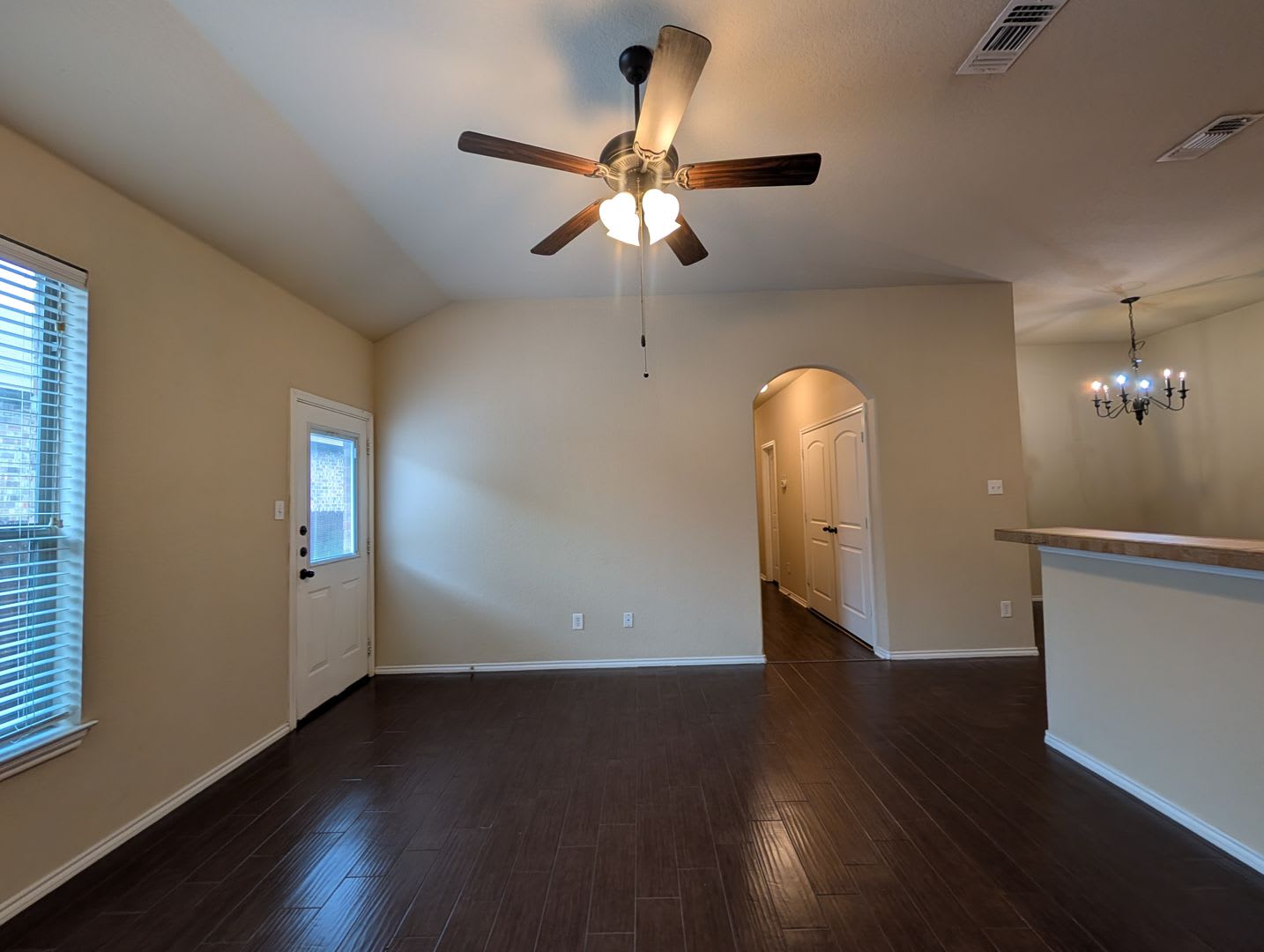 3 2 2 Duplex Off Hwy 46 Fridge Interior Washer Dryer Connections Fenced In Backyard Cisd – photo 3