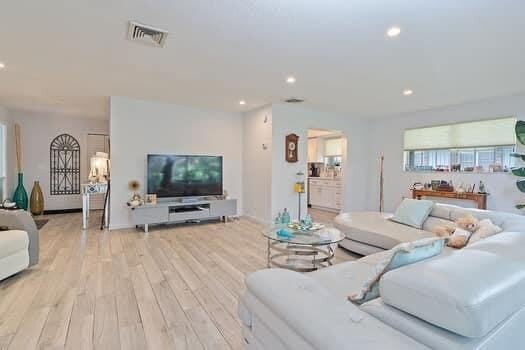 415 Pine Tree Court – photo 5