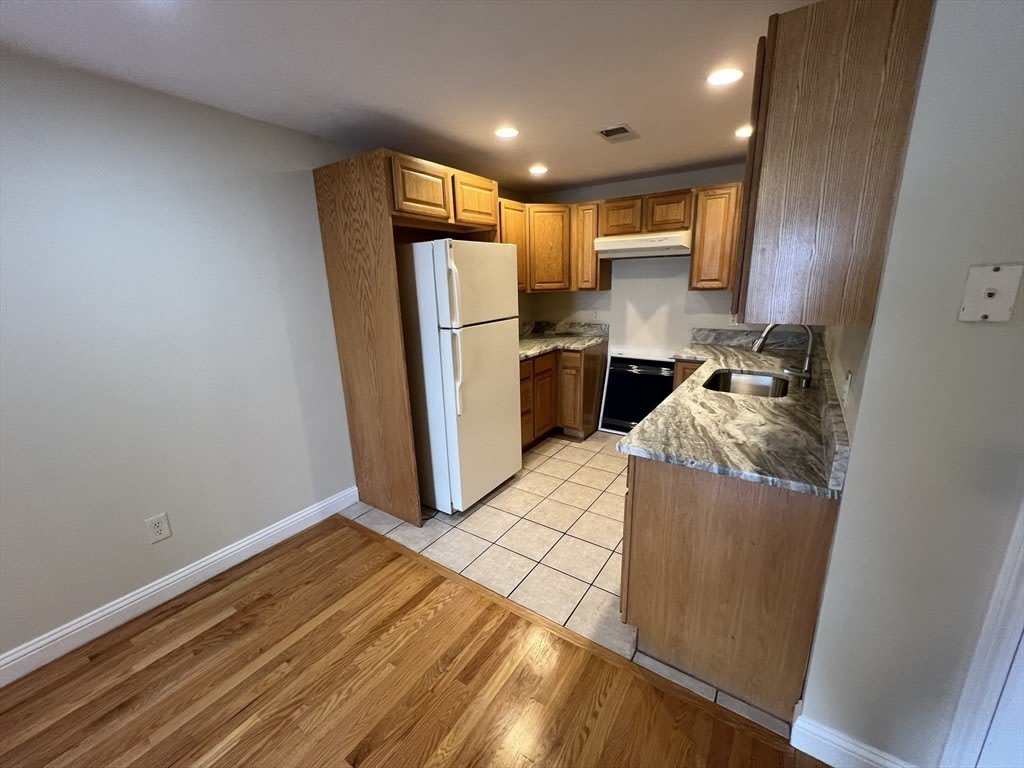 1135 Washington St – photo 5