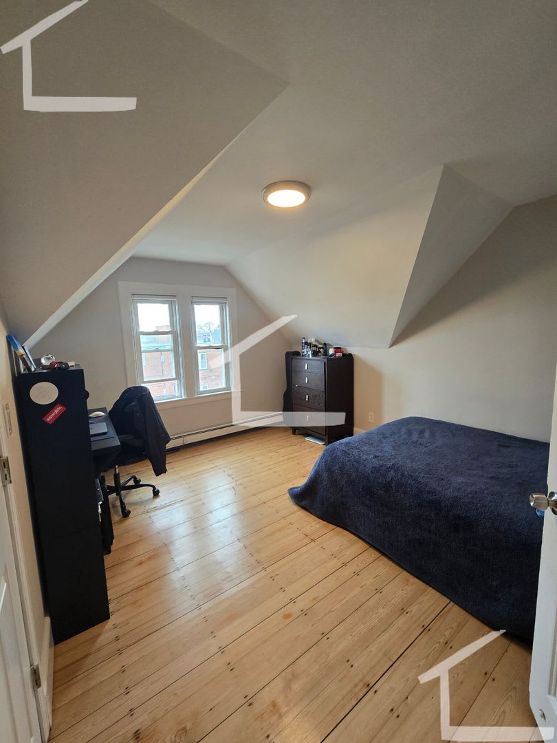 Bright Watertown 3-bed, 2-bath w/ Laundry and Parking Included – photo 4