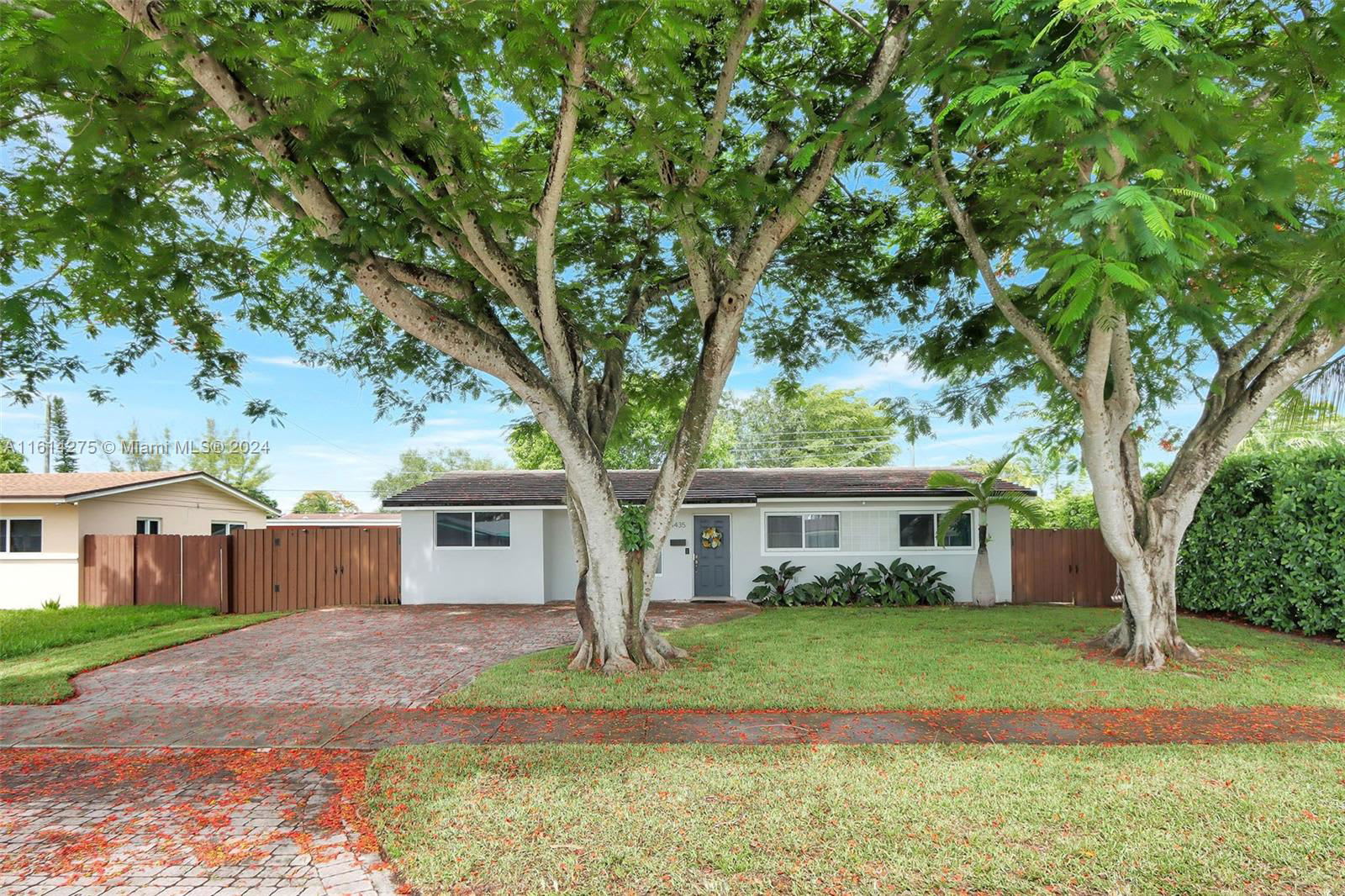 4435 Southwest 102nd Court – photo 2