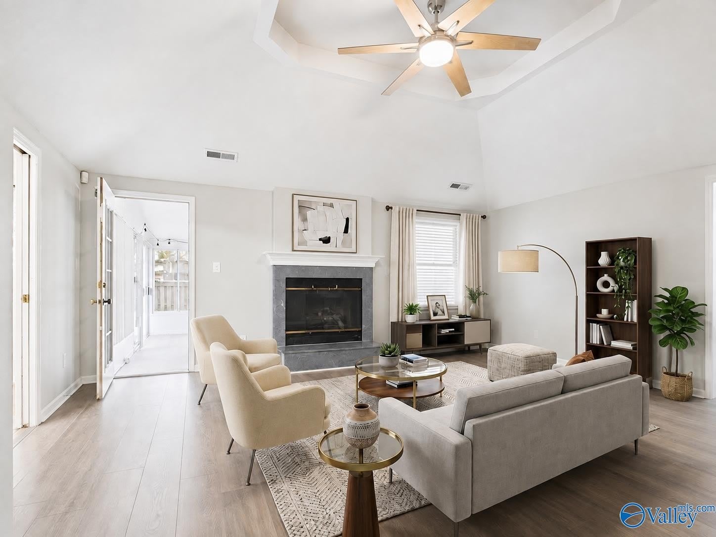 102 Montrose Drive – photo 4