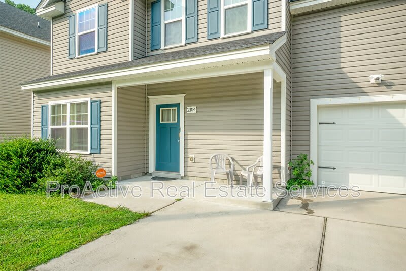 2104 Miller Avenue – photo 2
