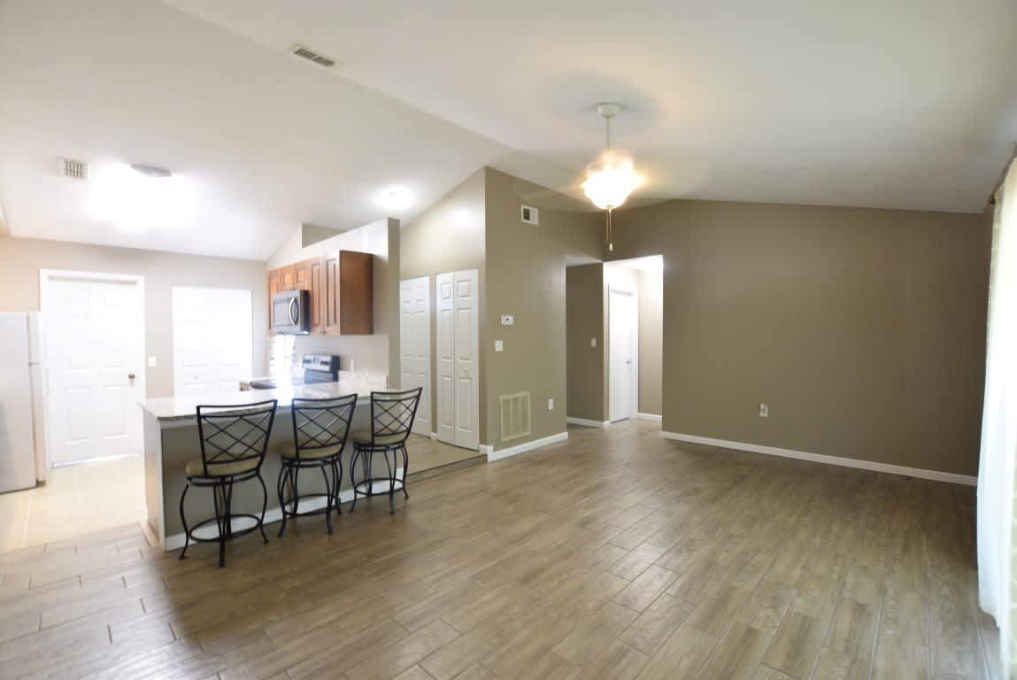 Beautiful 3 Bed 2 Bath Home for Rent in Deltona, FL! DELTONA LAKES!!! – photo 3