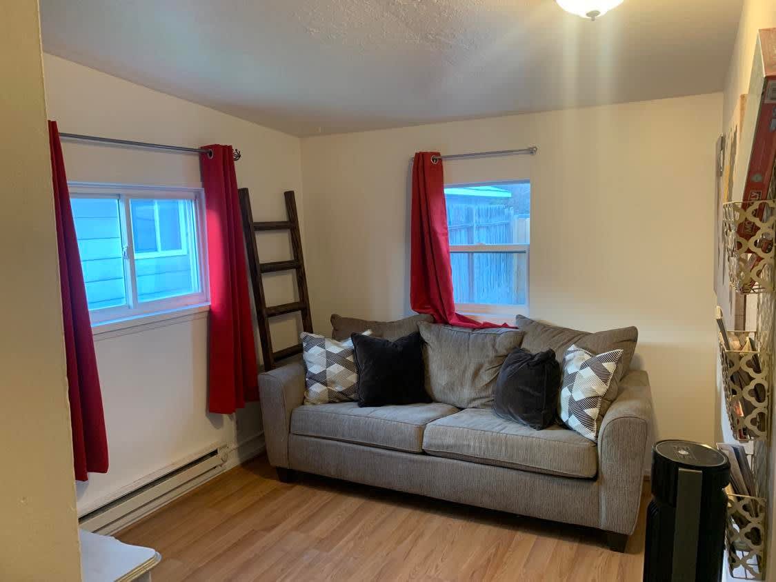 1057 1/2 Elm Street – photo 5