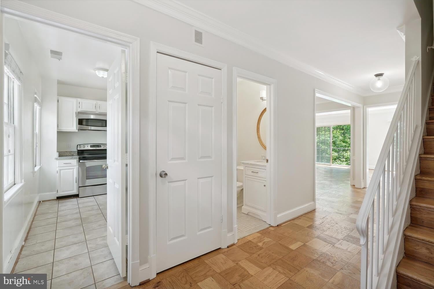 3231 SUTTON Place NW – photo 2