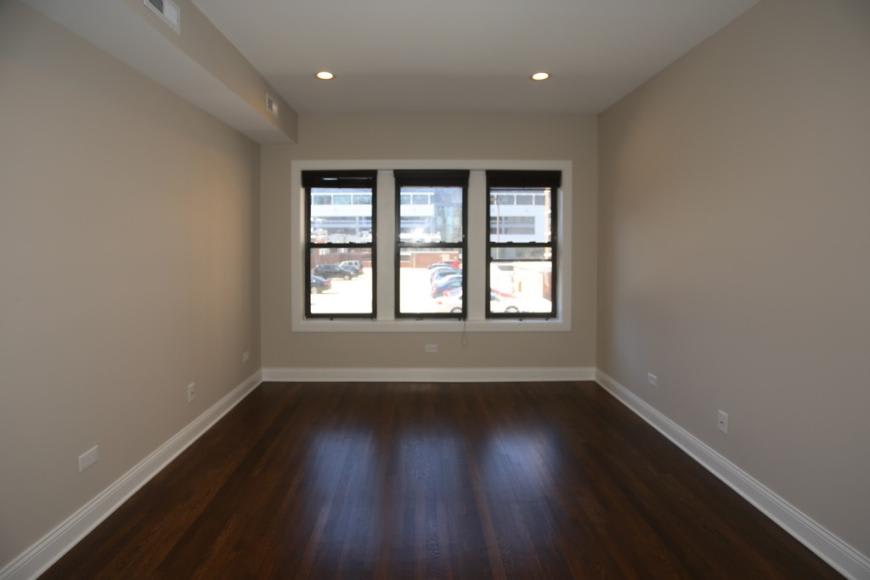 527 W Barry – photo 4