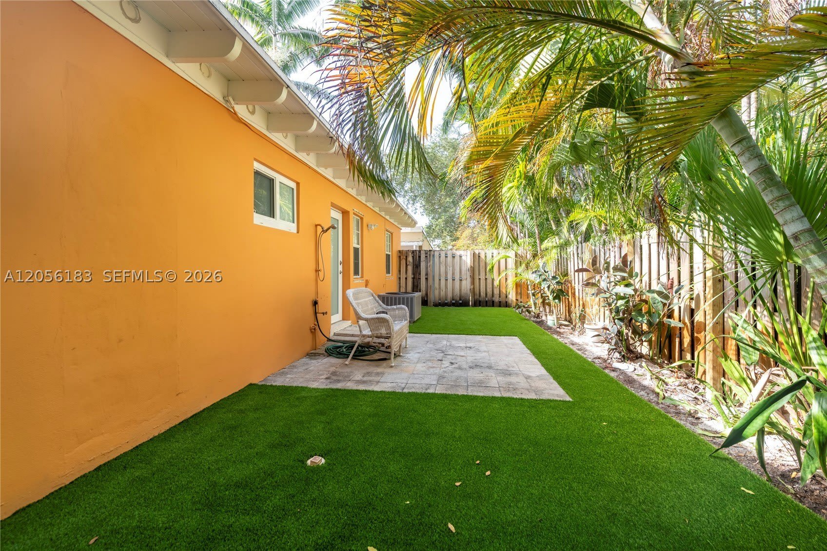 809 NE 17th Ave – photo 3