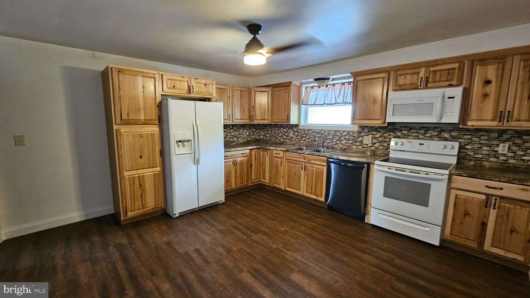 767 ROXBURY Road – photo 5