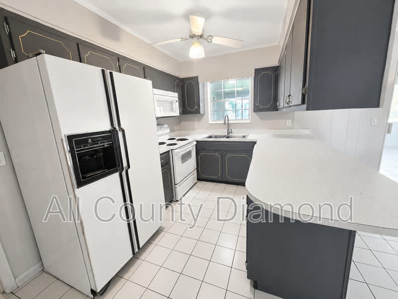 215 S Kimbrel Ave – photo 4