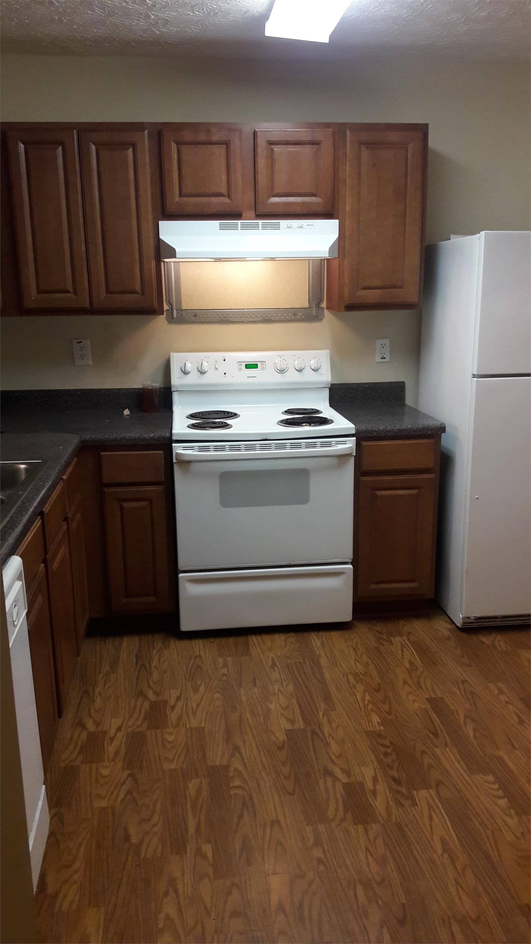 2437 Piering Dr – photo 2