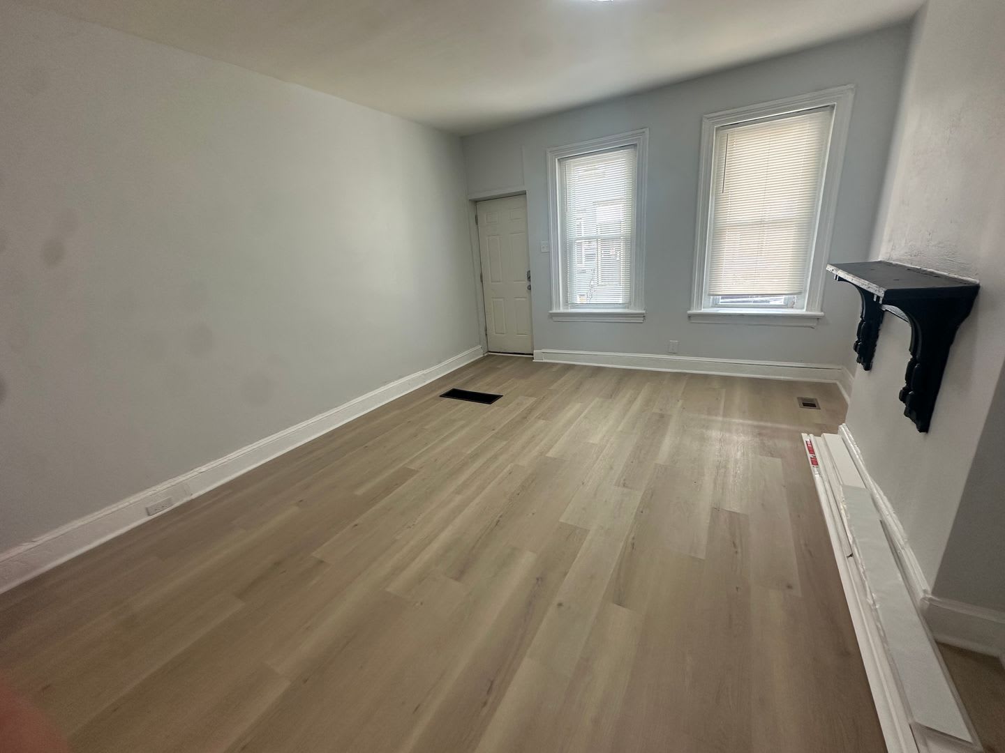 Section 8 ONLY!! – photo 2