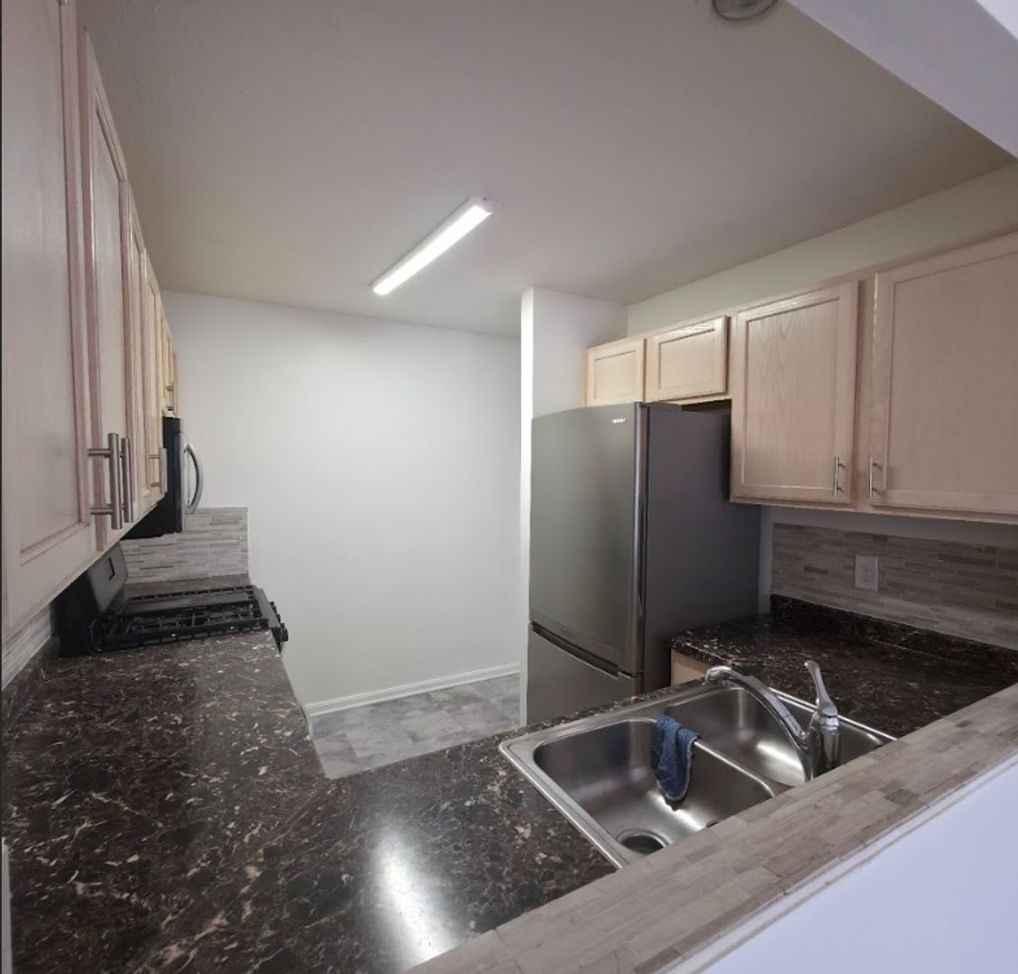 Single Family Home 2 beds 1 Full bath and 1 Half bath Available Now! – photo 3