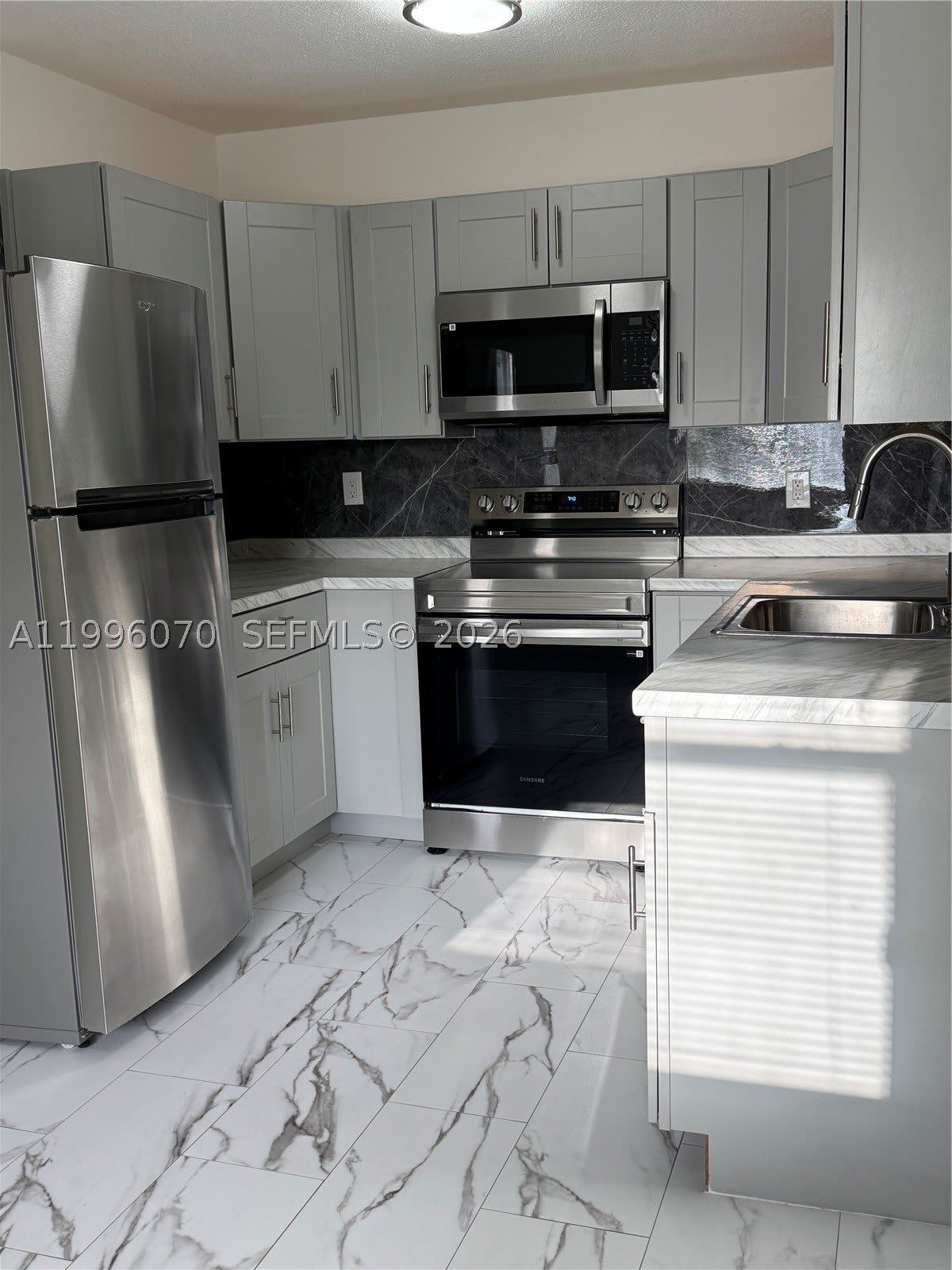 6071 Sw 33Rd St – photo 3