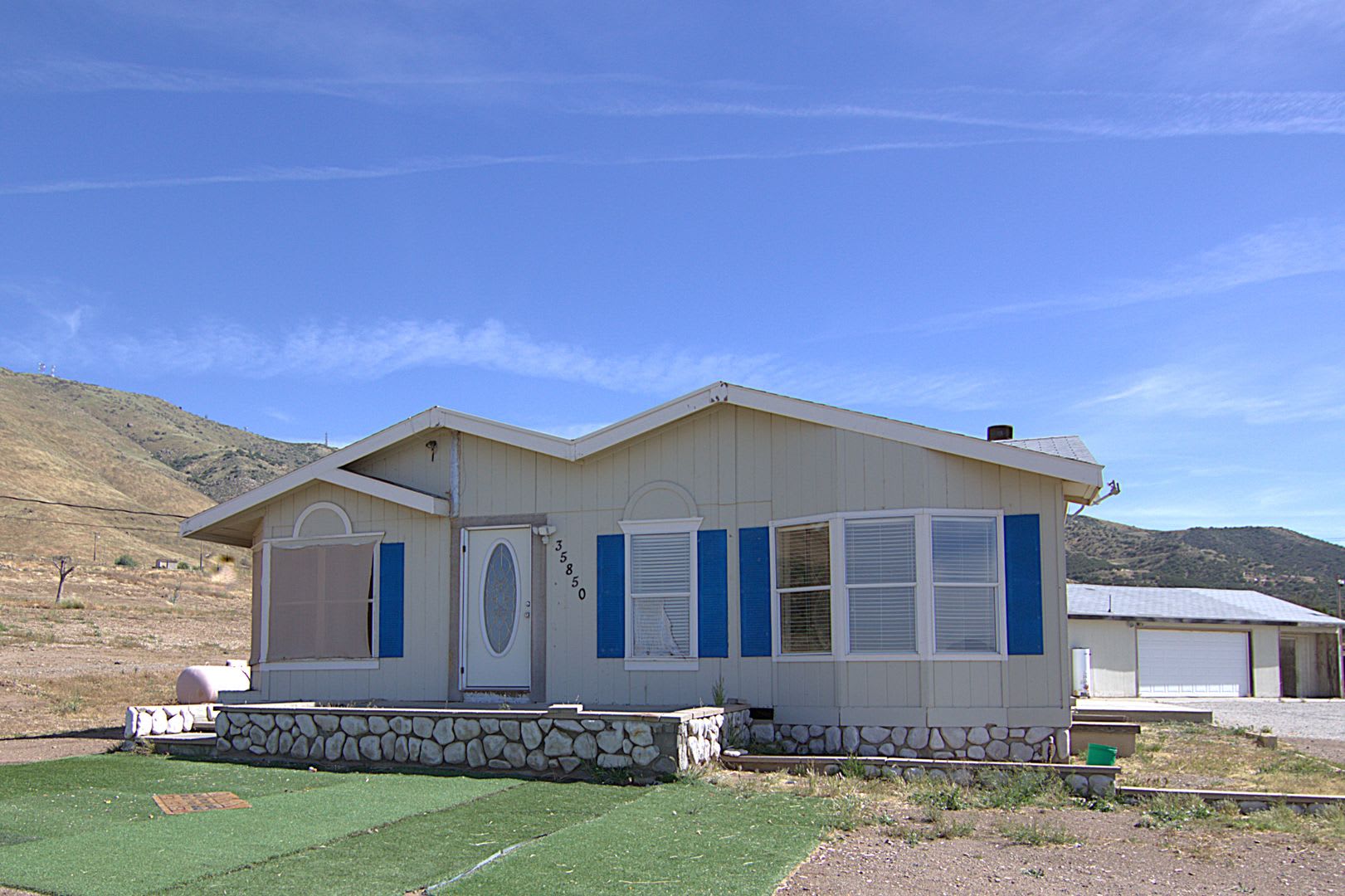 Spacious 4 Bed 2 Bath Home With Mountain Views In Acton – photo 1