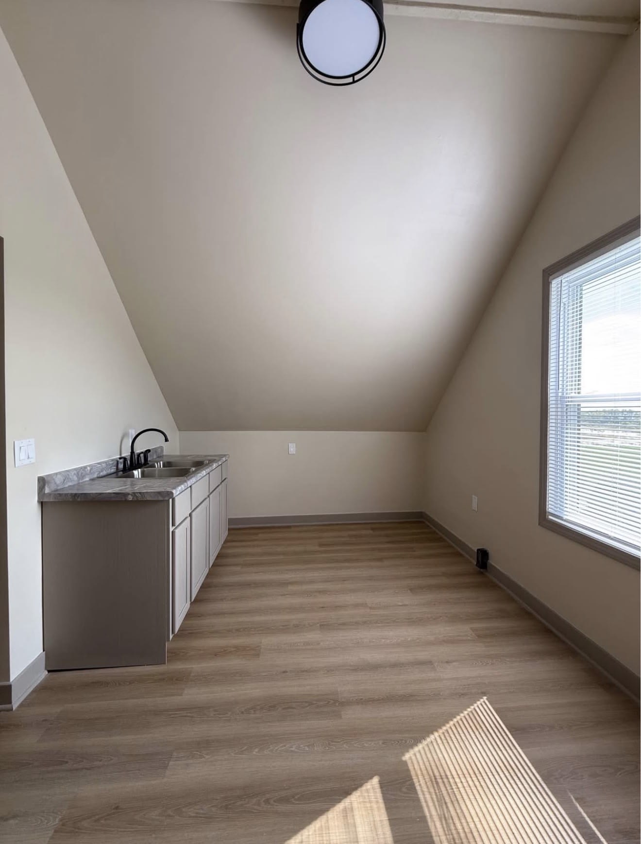 423 Marion Avenue – photo 3