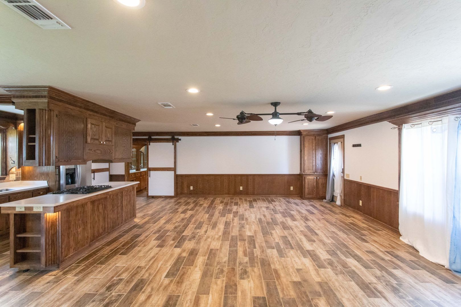 Updated 3BR/3BA, 2,300+ sq ft home!! – photo 5