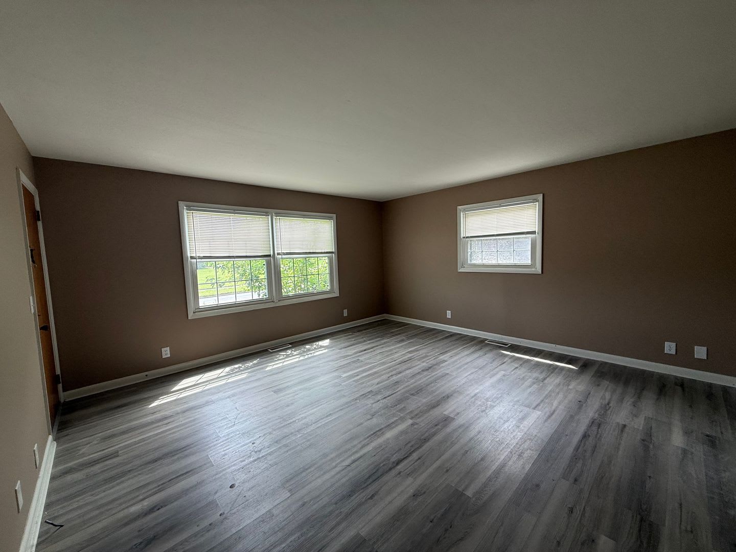 Updated One Level Apt – photo 2