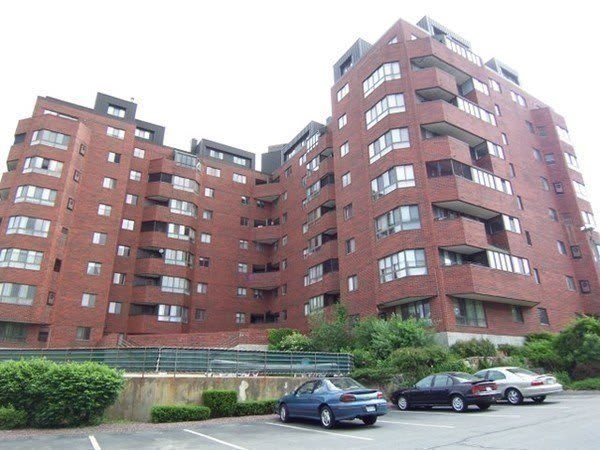 200 Burkhall St – photo 1